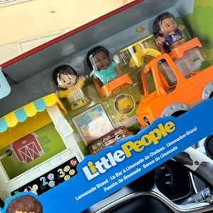 Fisher-Price Little People Lemonade Stand w/Stand, Table/Chairs, Figures & Truck